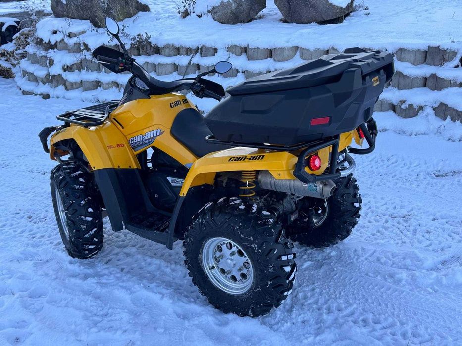 Vând Can-Am outlander 800 Bombardier xt