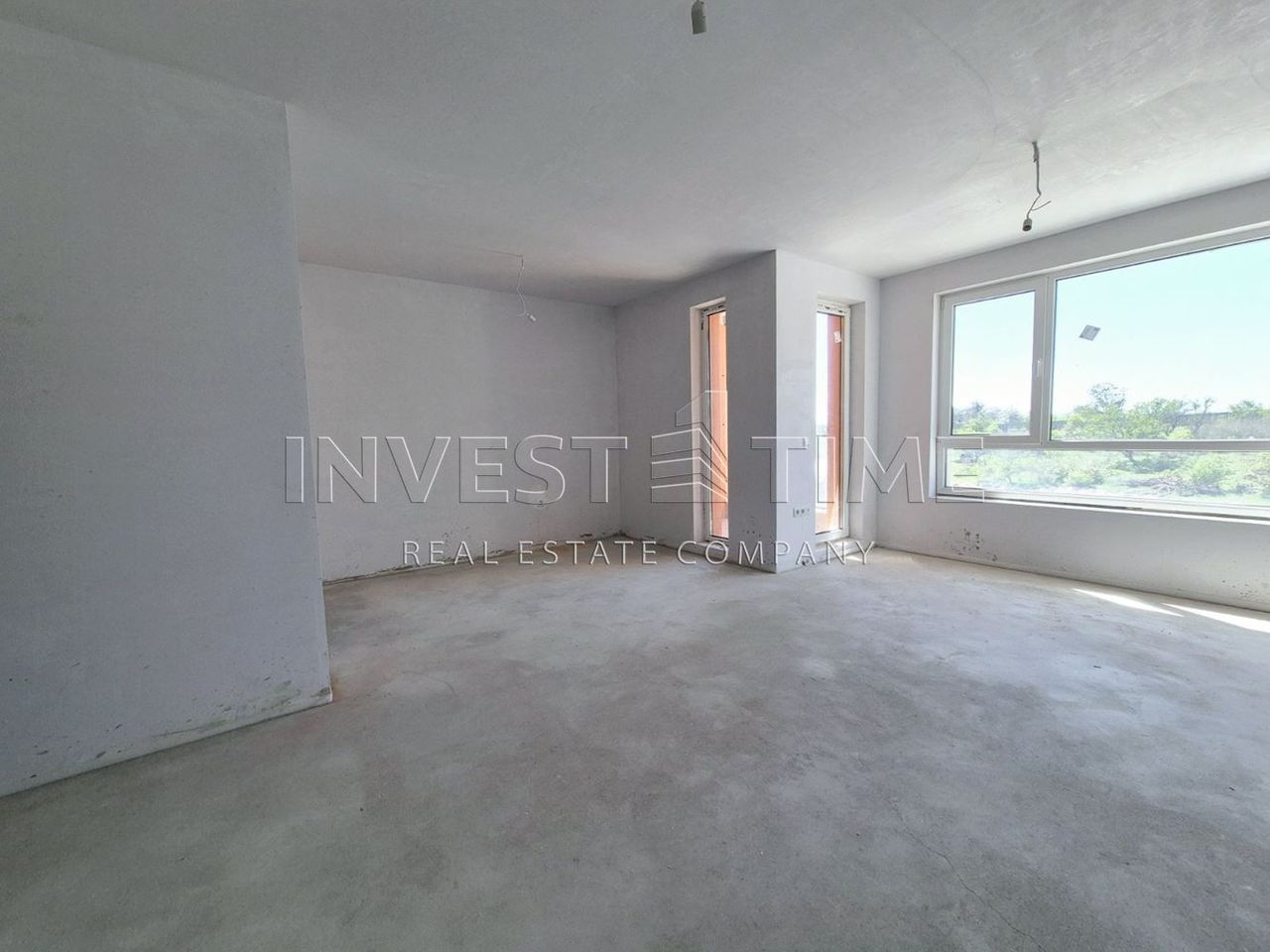 Продава се Едностаен апартамент в Варна, Владислав Варненчик - 58 кв.м за 1428 €/кв.м - Снимка #1