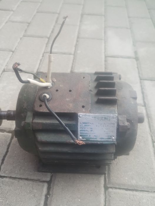 Motor electric monofazic