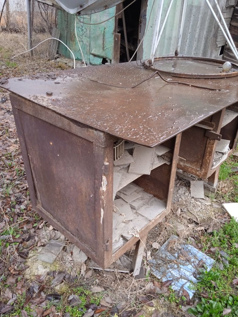 Продам стол верстак