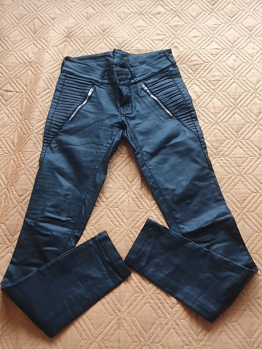 Pantaloni imitatie piele