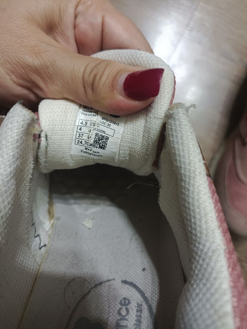 Стильные кроссовки New Balance