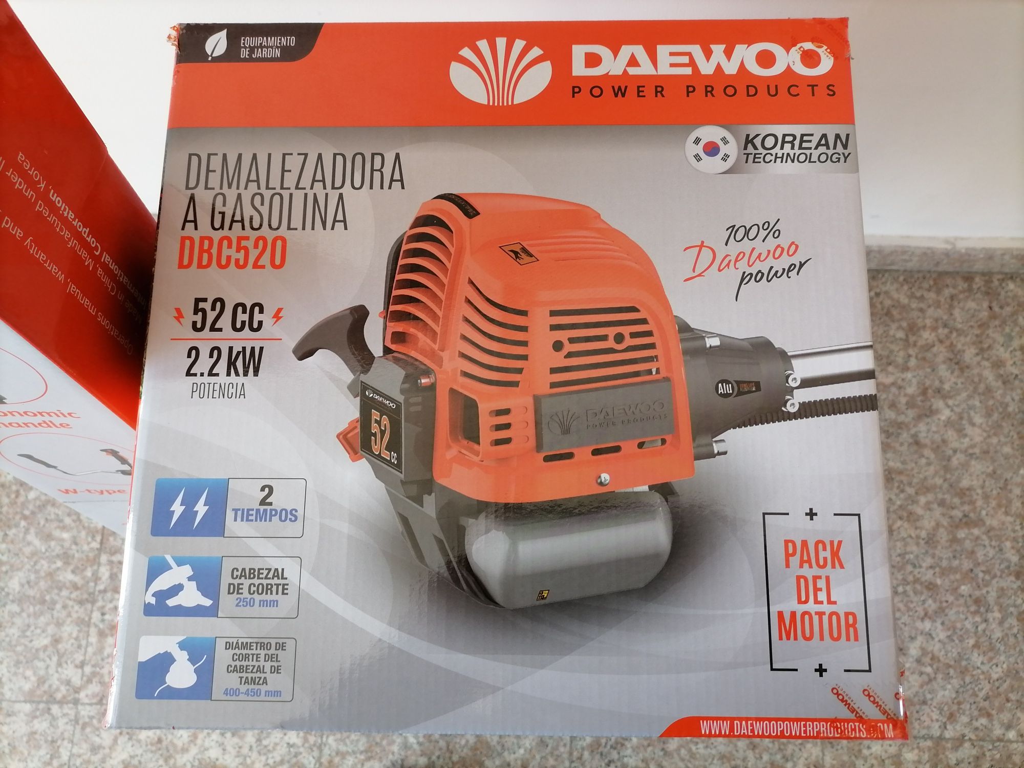 Бензинов тример DAEWOO DBC520/2,2kw/3HP,52сс- НОВО