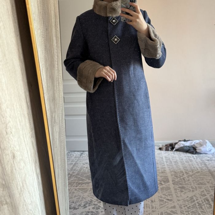 Пальто с норковыми вставками.