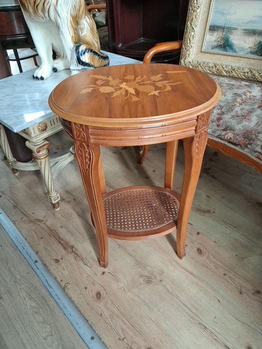 Малка    масичка