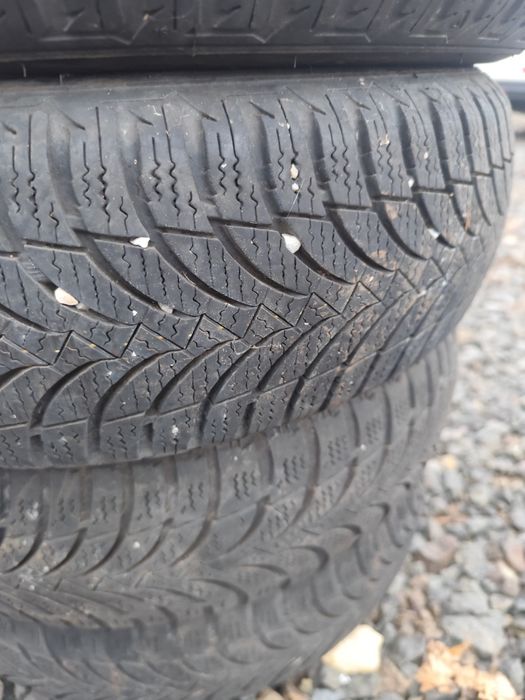 Set 4 anvelope  iarnă 165/65R14.