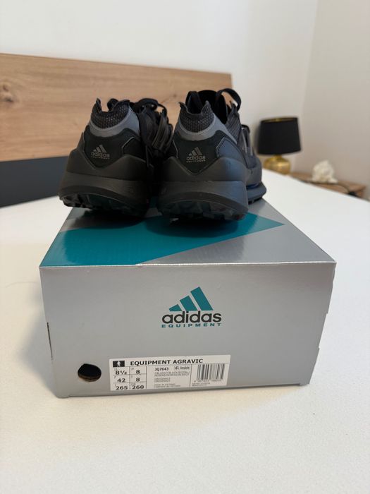 Adidasi Adidas marimea 42