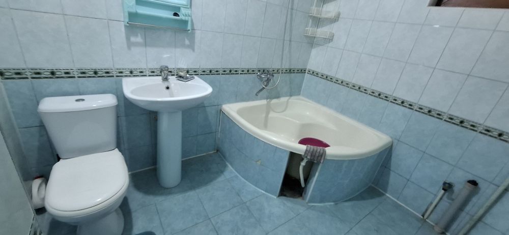 Гагарин кучасида 4 хоналик уй сотилади