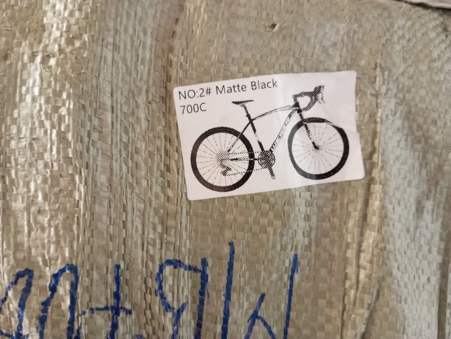 Продам велосипед! чёрно -белого цвета. Цена  150 000, торг.