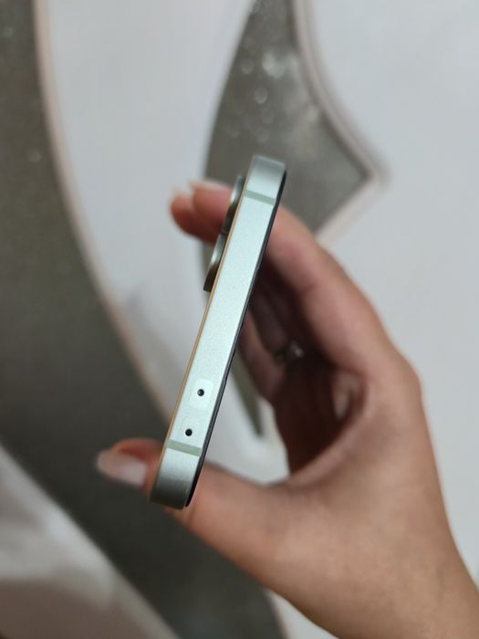 Samsung Galaxy Z Flip6 КАТО НОВ