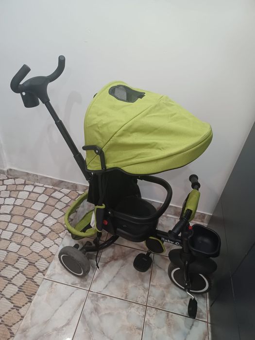 Vând tricicleta copii