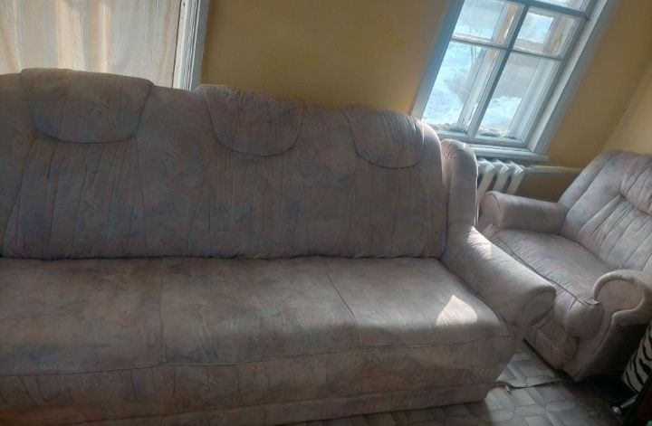 Продам диван угловой с креслом