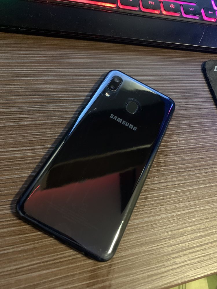 Samsung A20e ca nou cu tot cu cutie