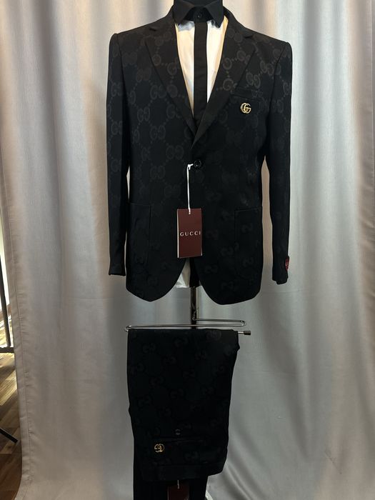 Costum elegant Gucci