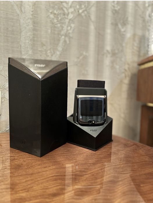 Motorola Razr 5G Gold 8/256GB