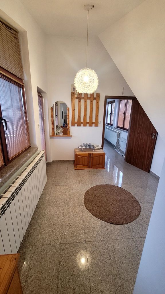 Дава се под наем Тристаен апартамент в Асеновград - 80 кв.м за 66.3 € - Снимка #11