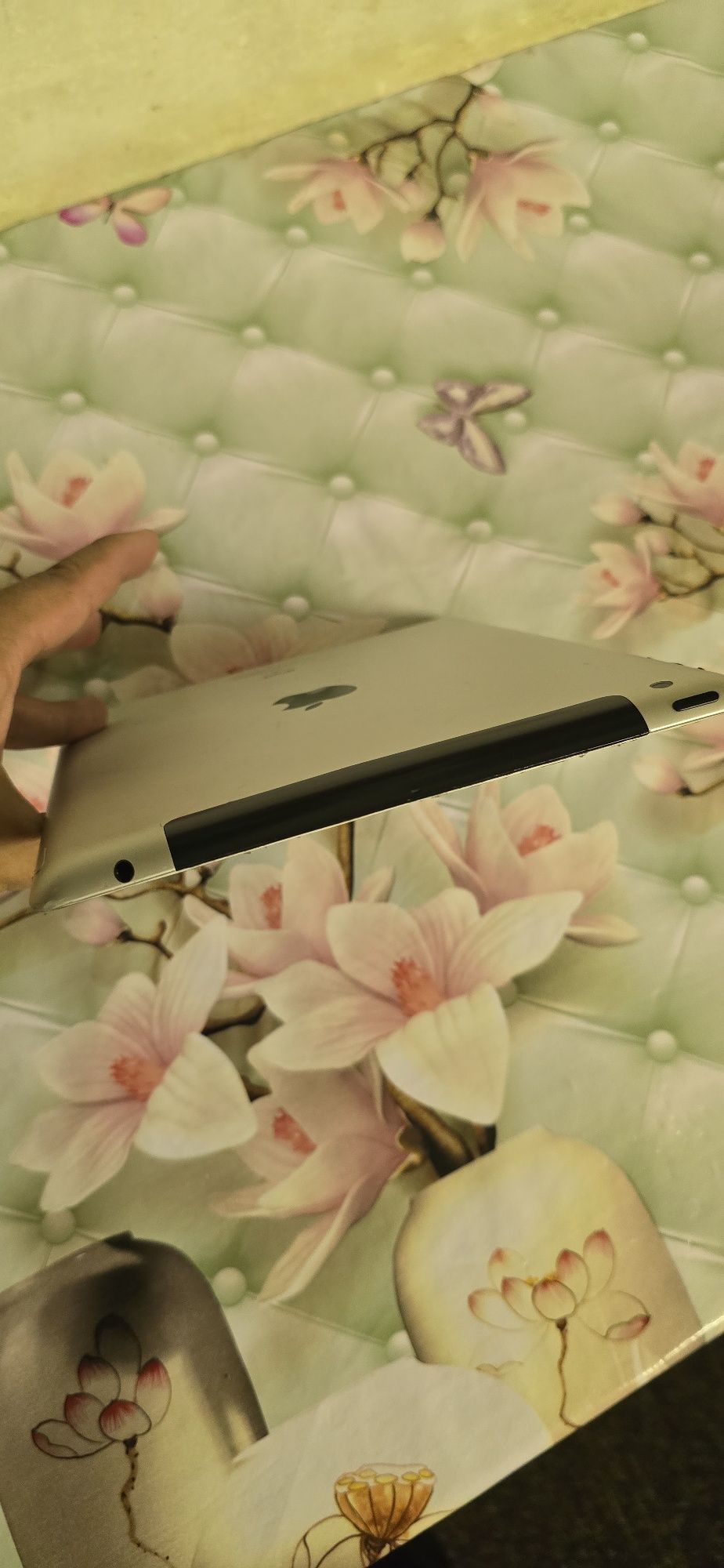 Ipad 2 16 GB  sotiladi