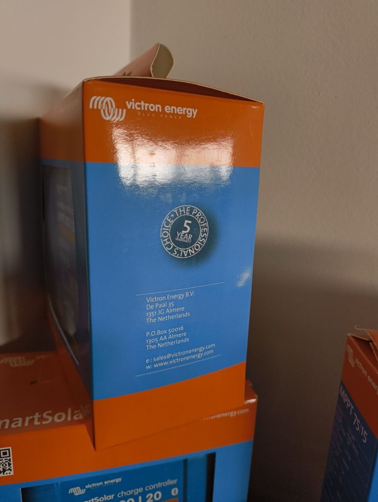 Соларен контролер Victron Energy SmartSolar MPPT 100/20 - Неотварян!