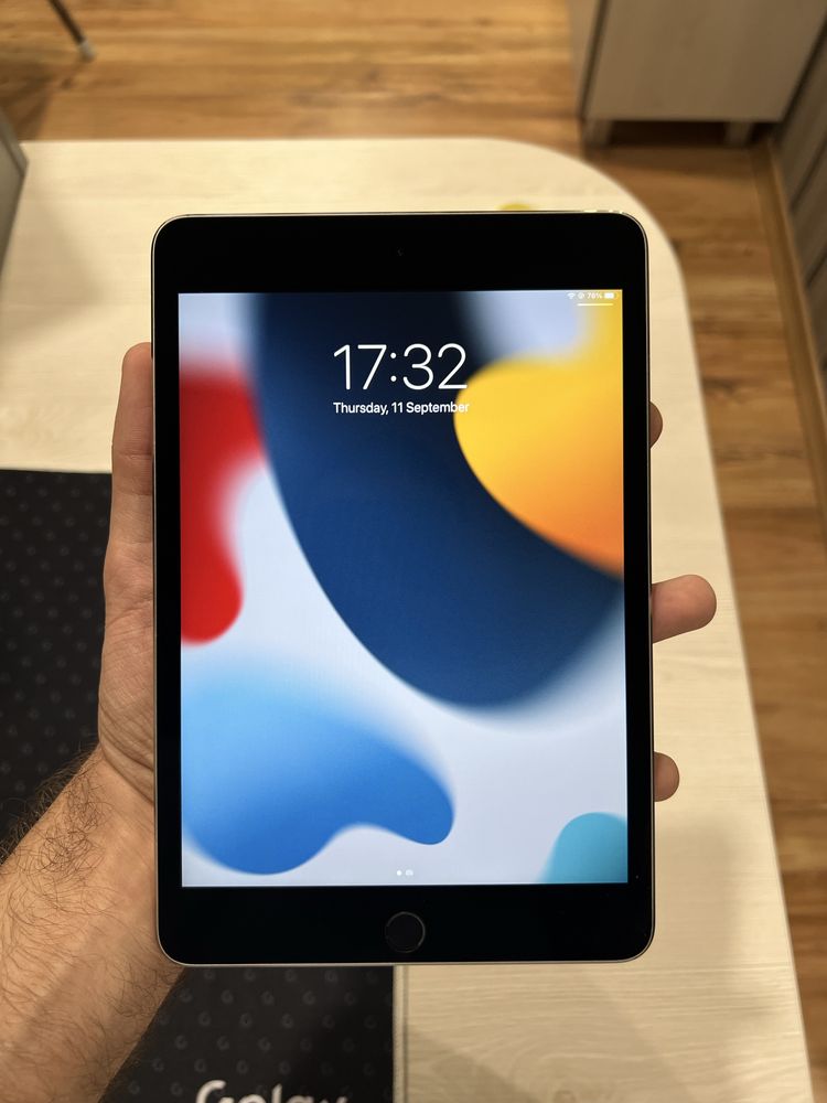 Таблет Apple iPad mini 4 128GB