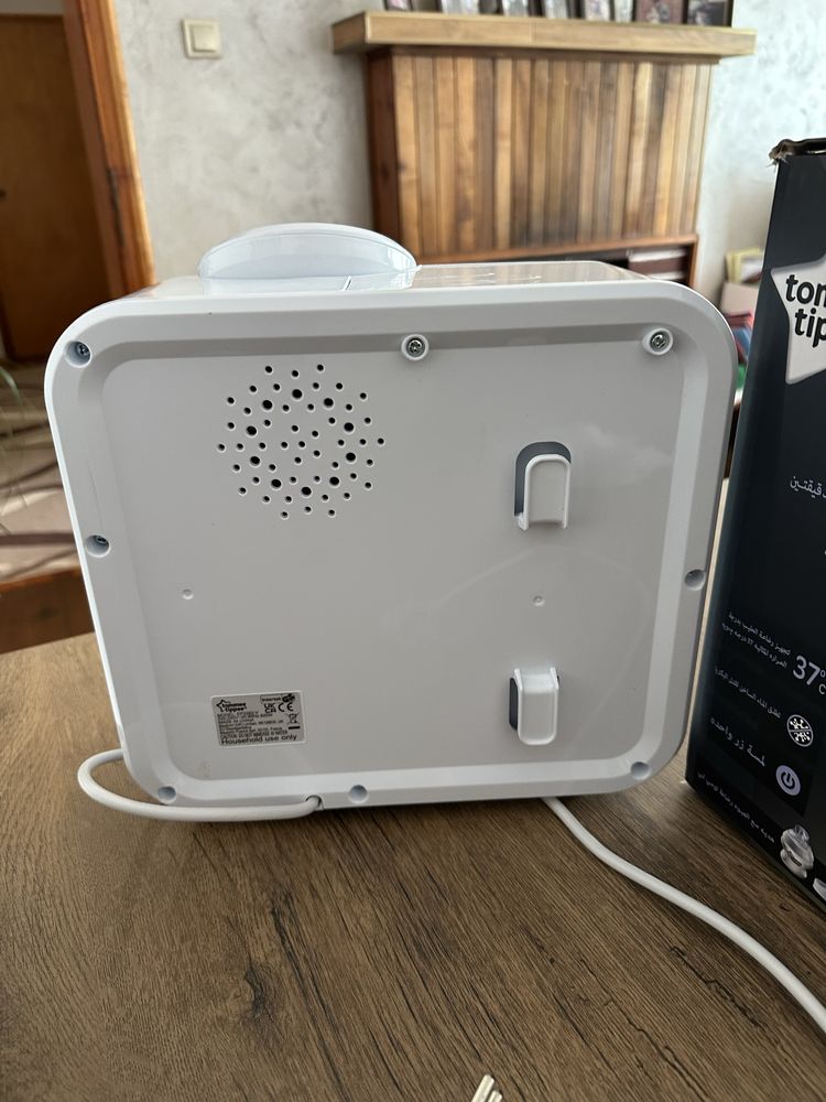 Уред за притотвяне на адаптирано мляко Tommee Tippee