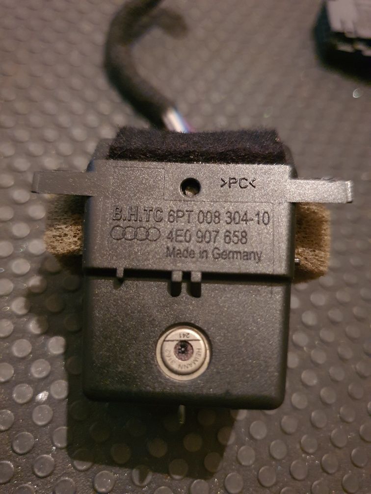 senzor  umiditate aer audi a8 d3 facelift cod 4E0907658.