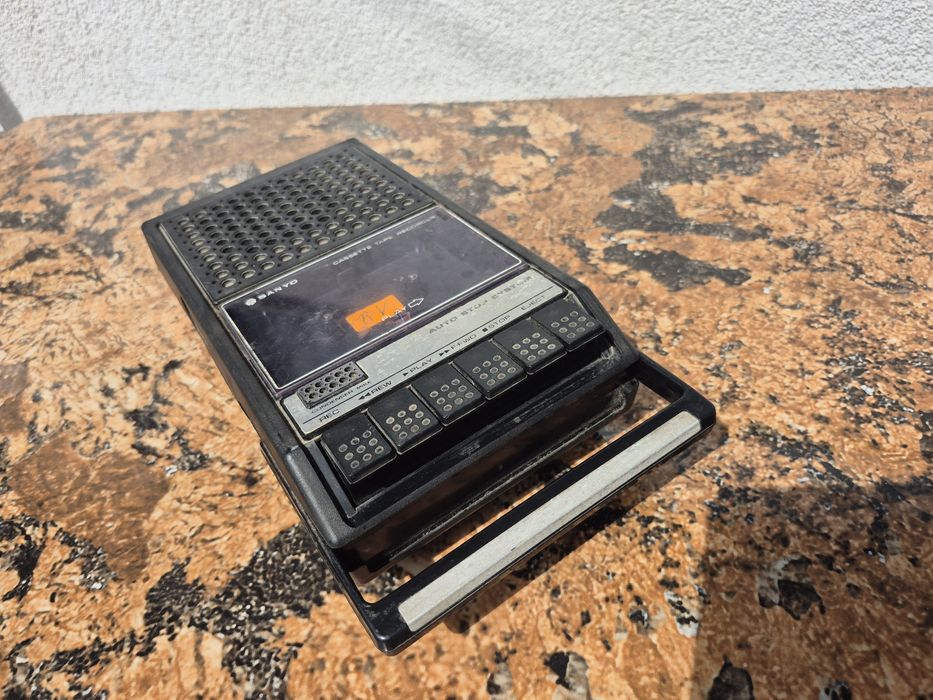 Casetofon player deck marca Sanyo model M2541 made in Spain