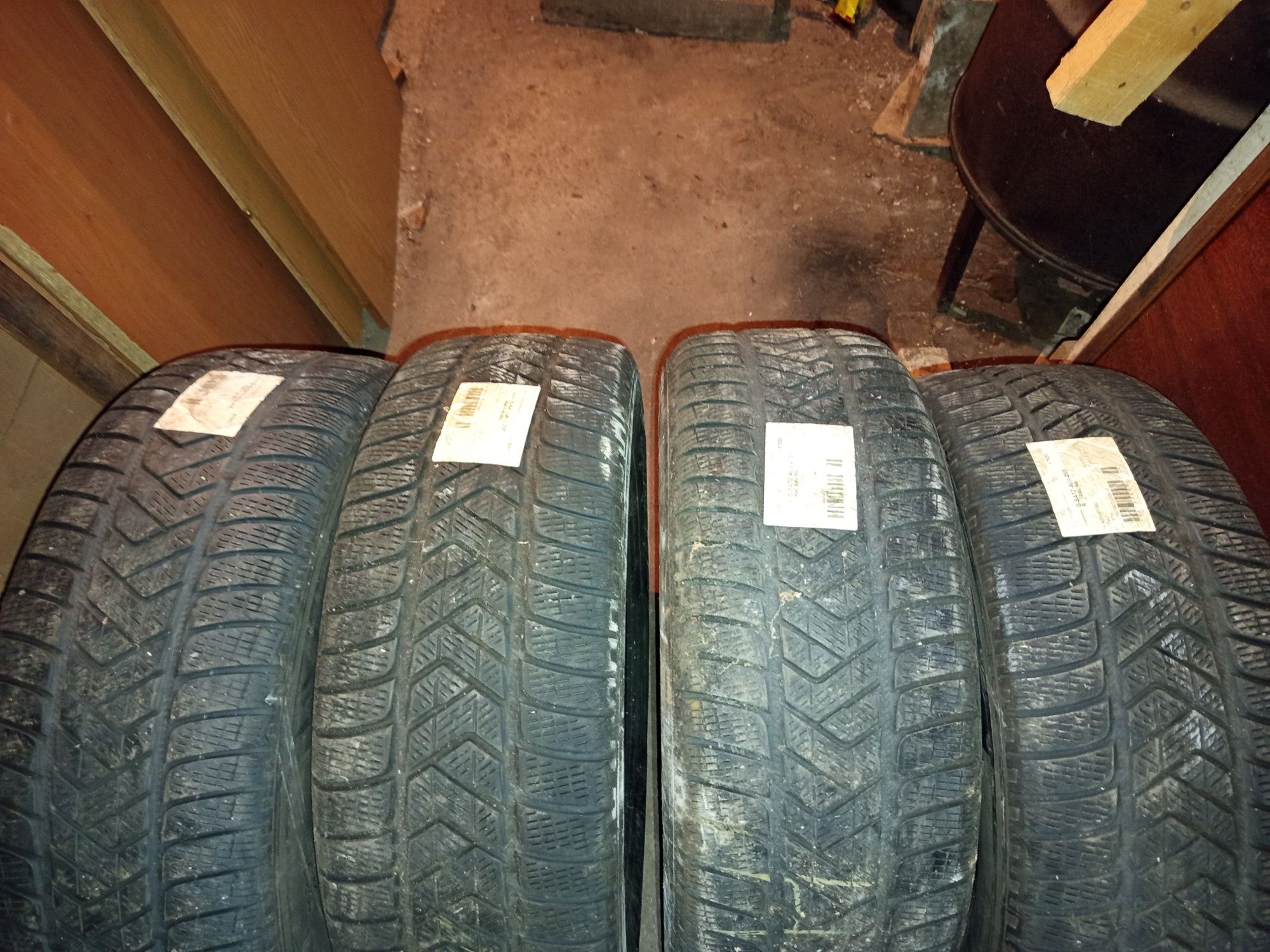 Гуми за 4x4  Pirelli Scorpion Winter 235/65/17  НОВИ
AutoBOX
https:/