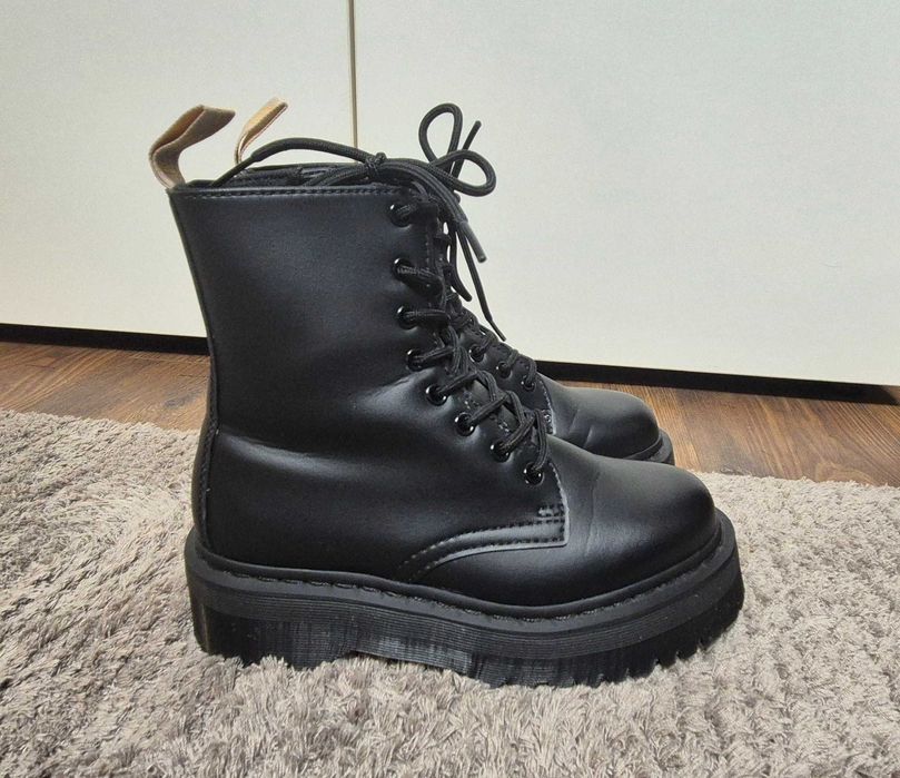 Bocanci Dr. Martens Vegan Jadon II Mono Platform Boots