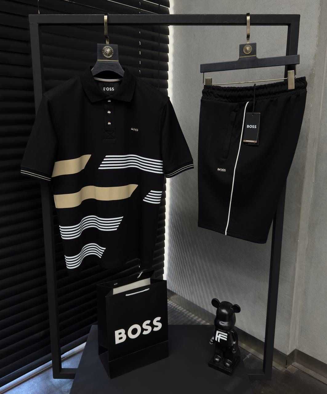 Tricou  barbati PREMIU,M- BOSS  model nou  2025