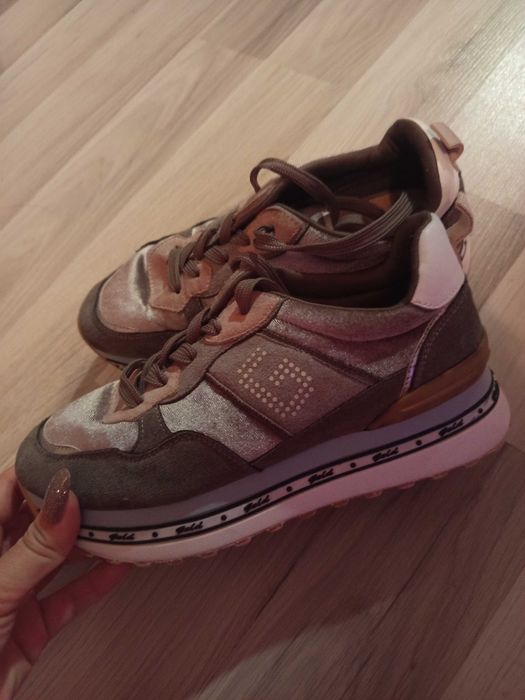 Уникални дамски сникърси