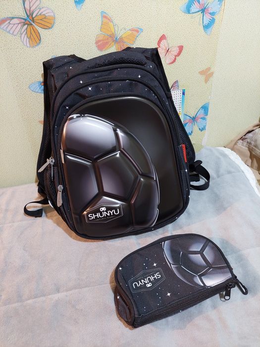 Продам рюкзак школьный