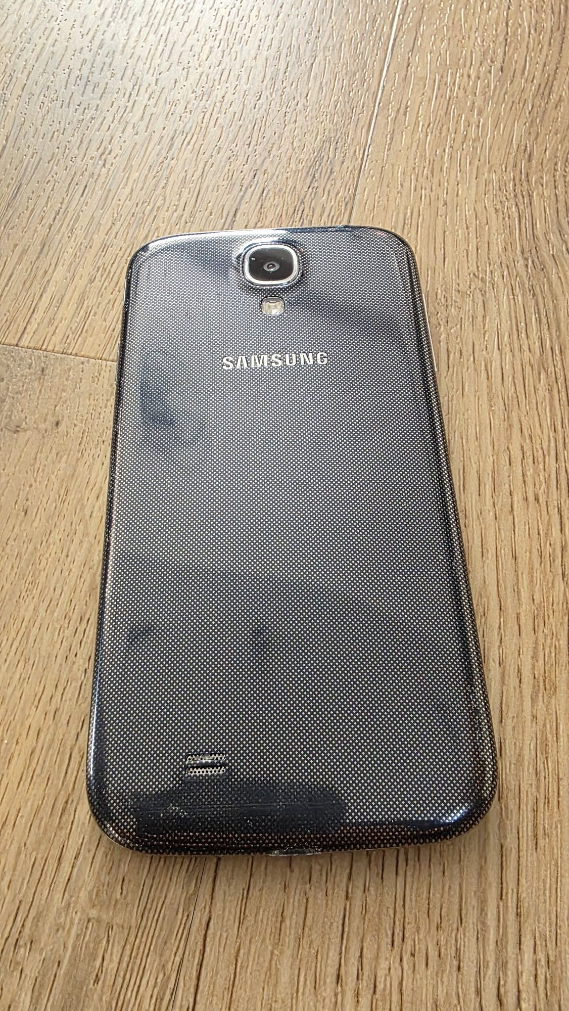 Смартфон Samsung Galaxy S4