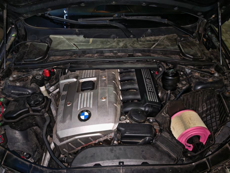 BMW e90 330i Manual