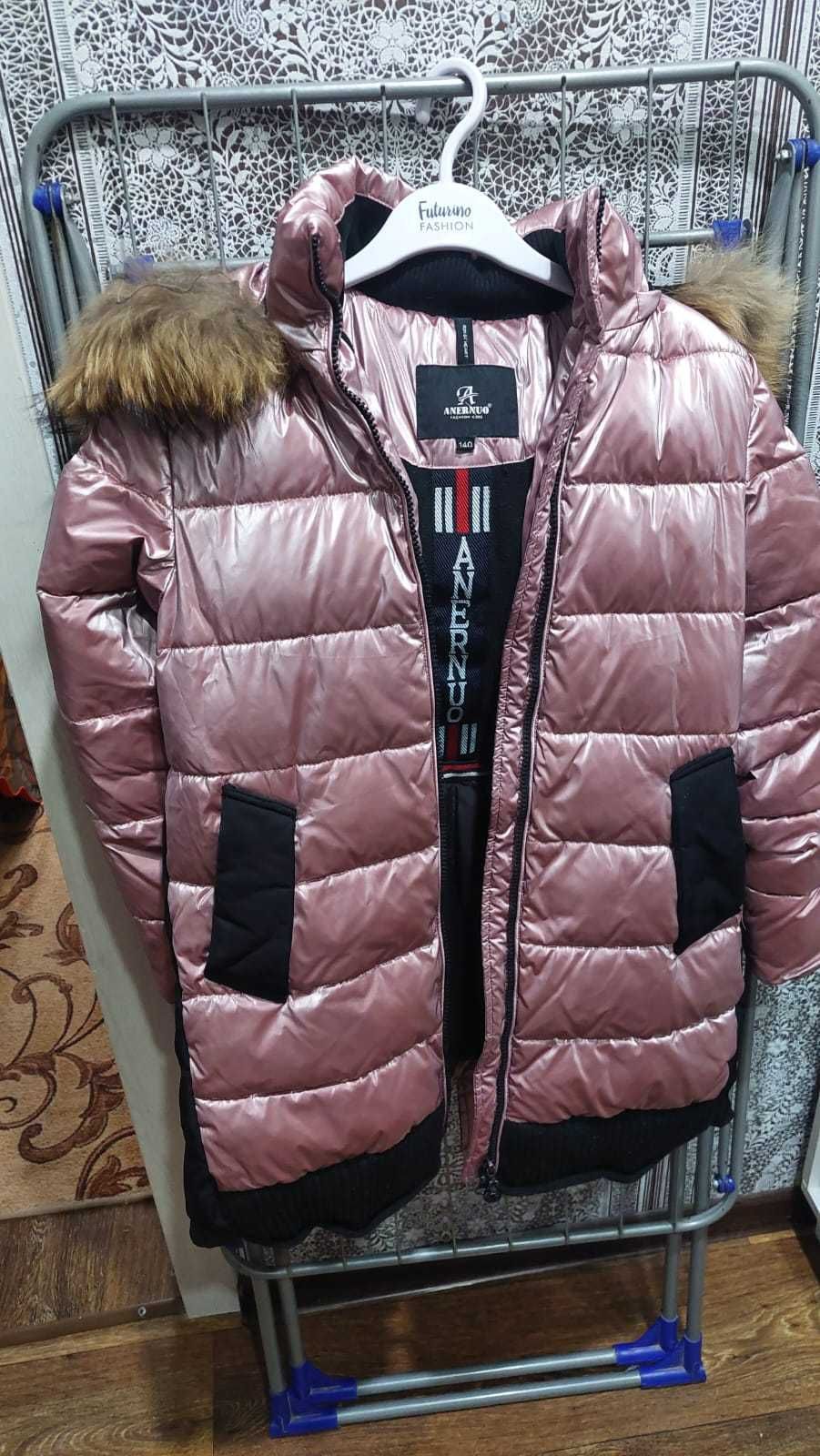 Куртки на девочку, зимняя и осенние