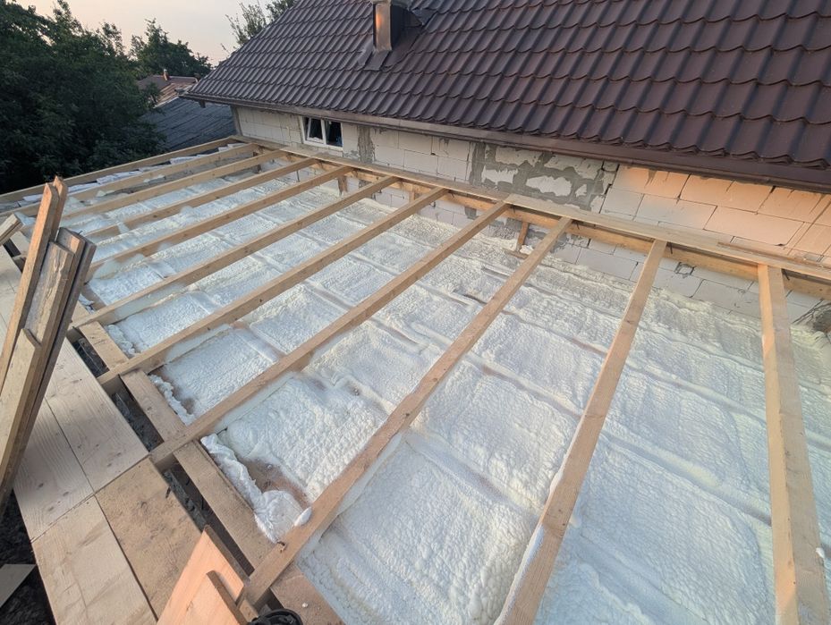 Izolează-ți casa vara cu spuma poliuretanica, ca să scapi de căldură!