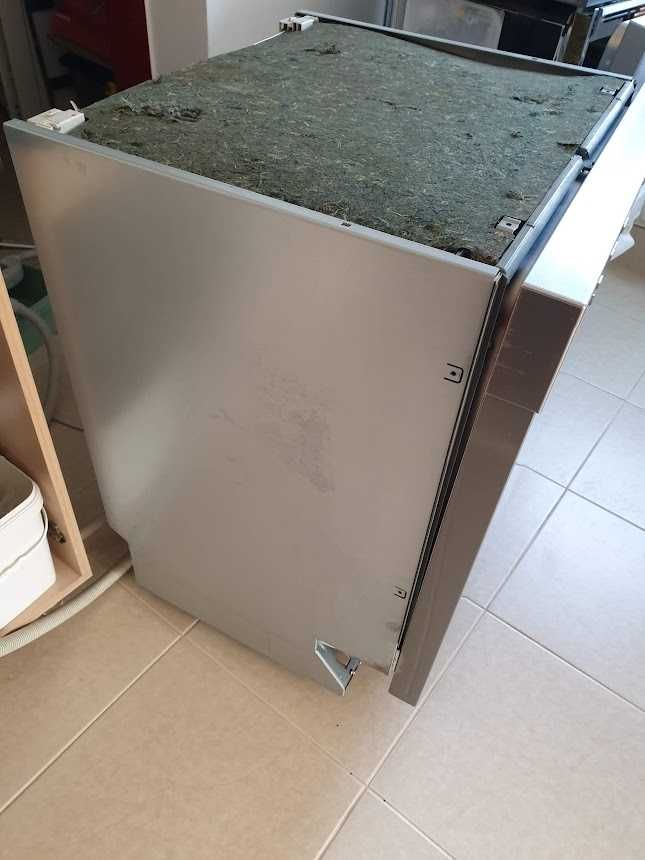 Инокс - Miele Съдомиялна - 14 Комплекта - Частично Вграждане - 60см