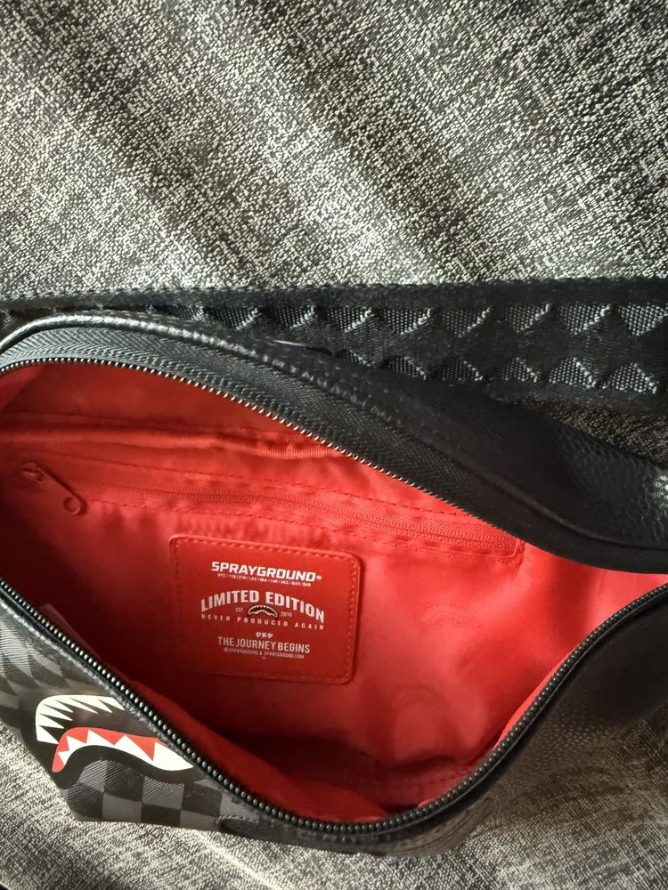 Чанта sprayground в перфектно състояние