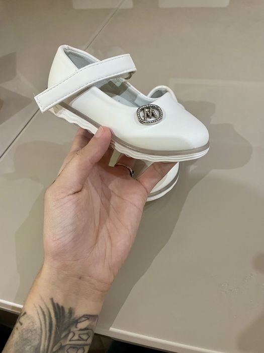 Обувки за момиче