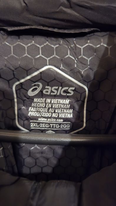 Мъжко яке Asics чисто ново