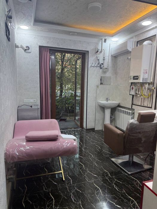 Сдается в аренду кабинет в элитном салоне красоты для косметолгов.