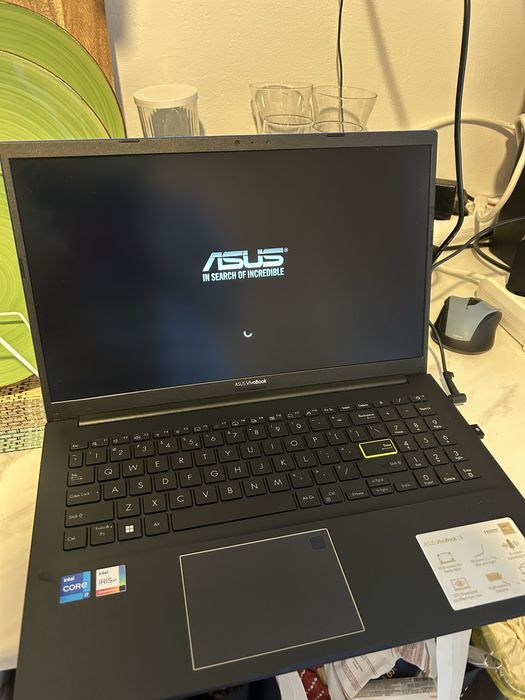 Laptop Asus Vivobook albastru
