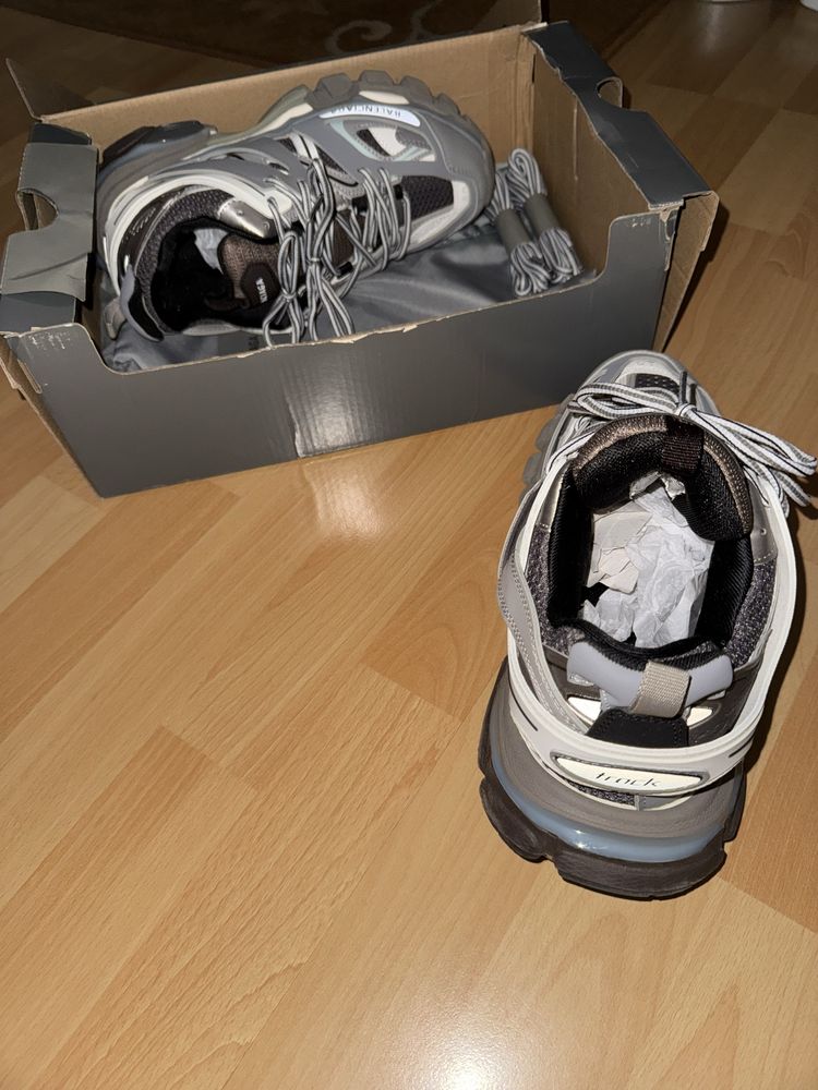 СПЕШНО Balenciaga Track Grey/White 40 EU