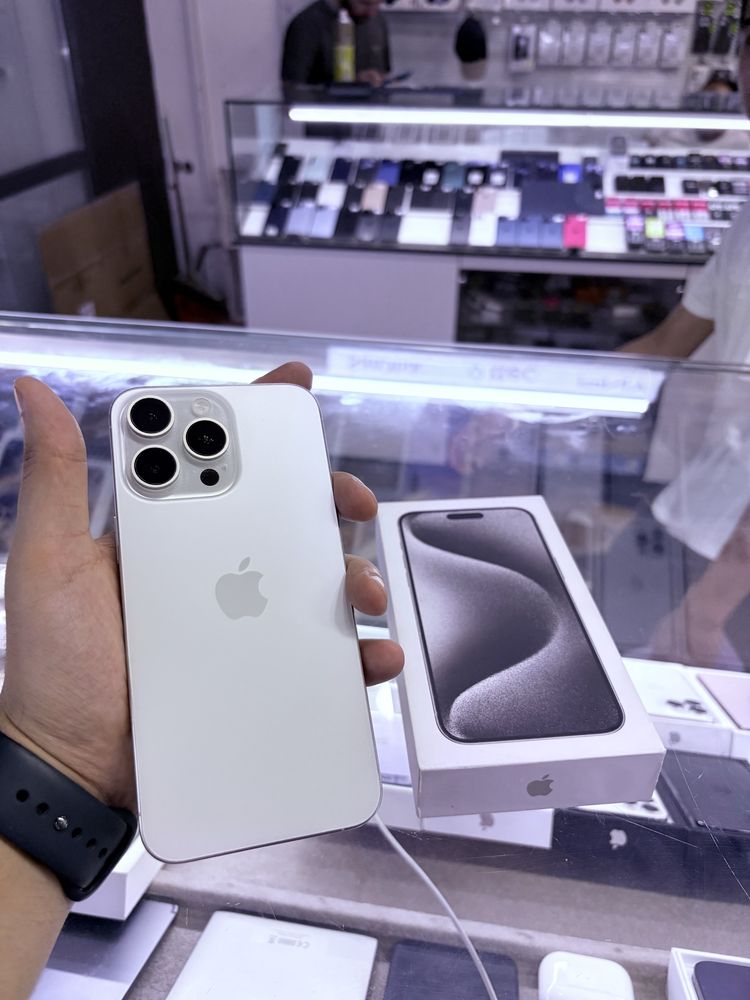 iPhone 15 Pro Max 256 gb white