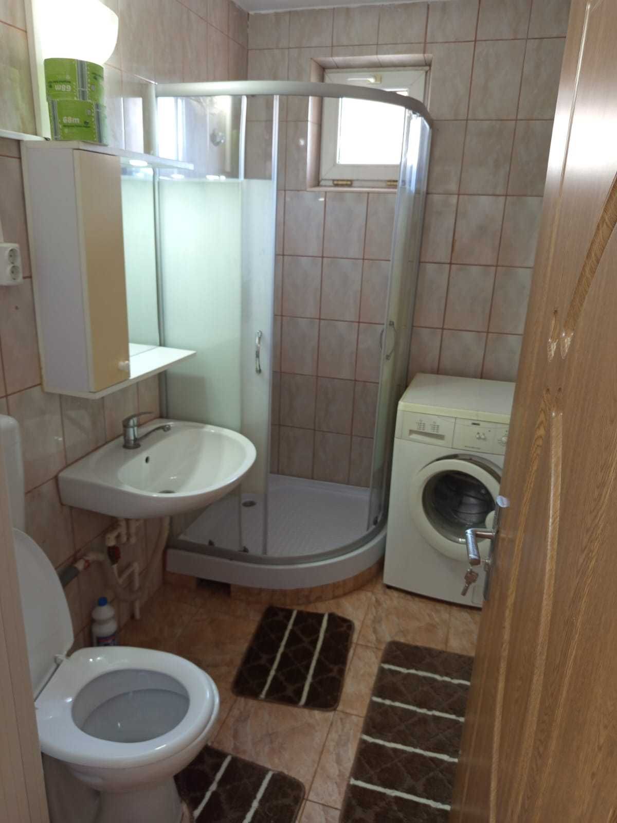 Apartament 2 camere, zonă centrală, decomandat, mobilat