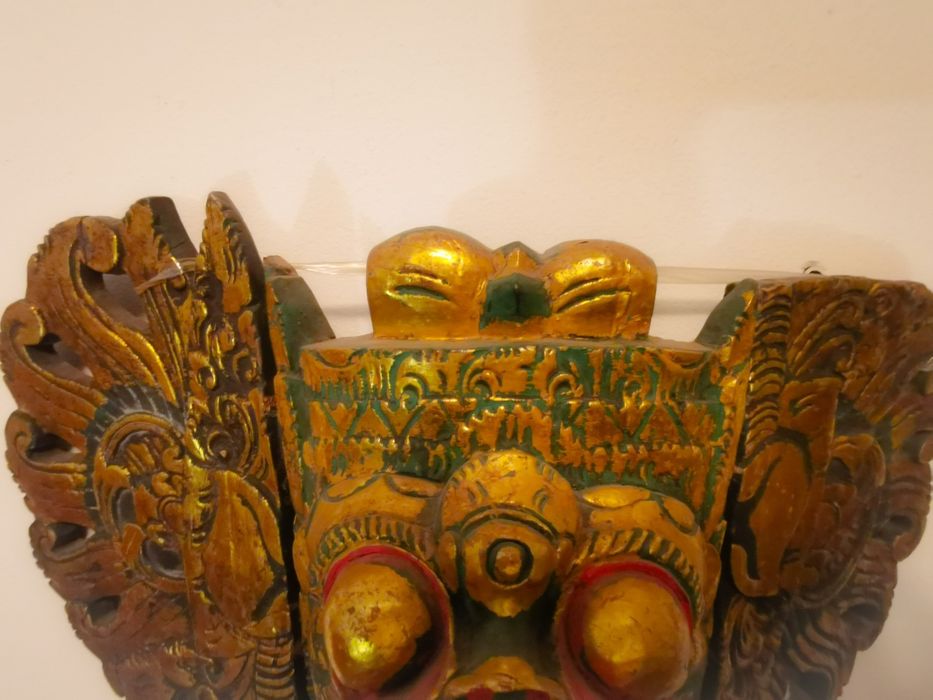 Антична балийска дървена маска на дракон