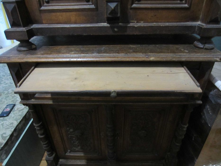 2 Dulapuri sculptate vechi de colectie circa 1850
