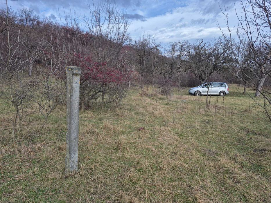 vand teren extravilan in zona Orlat , Jud. Sibiu , 2800 mp