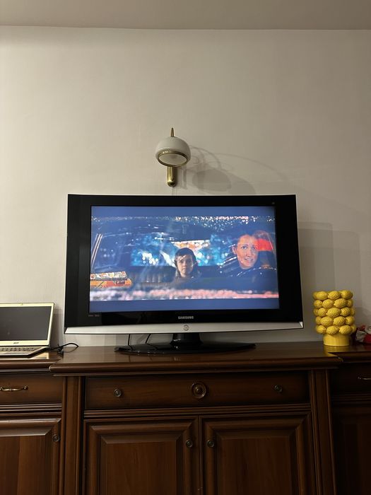 Телевизор samsung