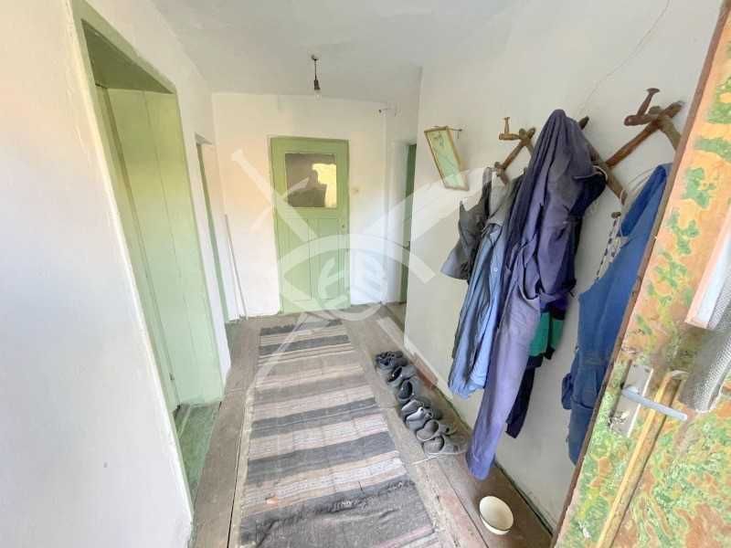 Двуетажна къща в село Бръшлян 38149