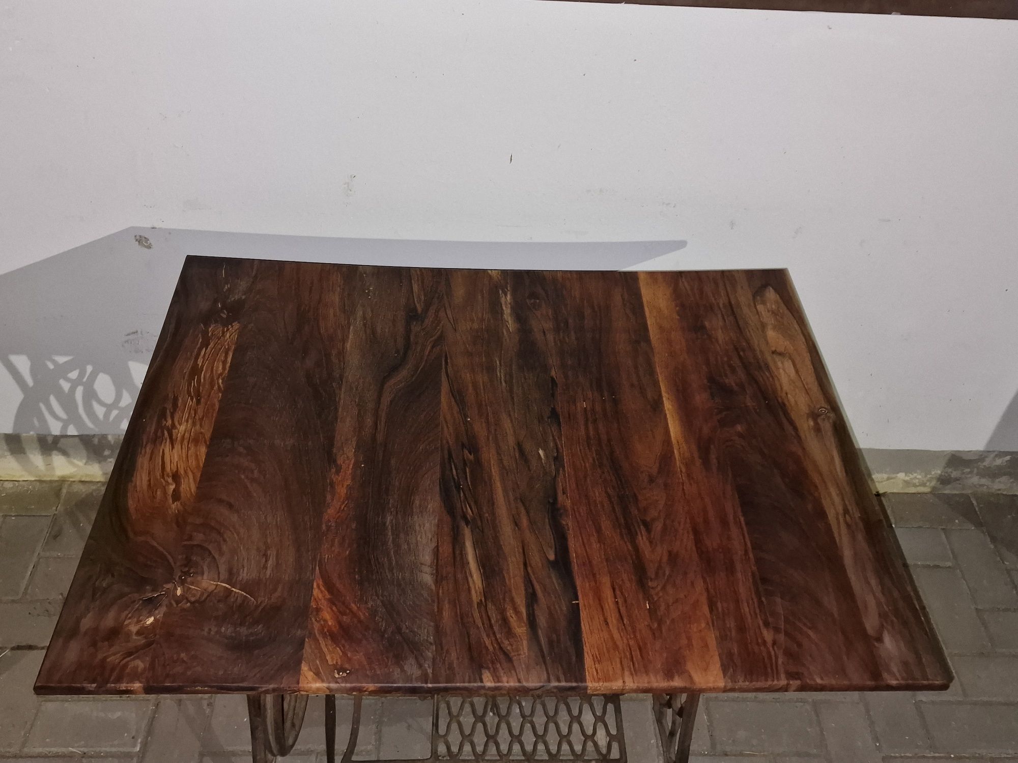 Masa terasa/sufragerie/bucatarie retro/vintage lemn masiv nuc